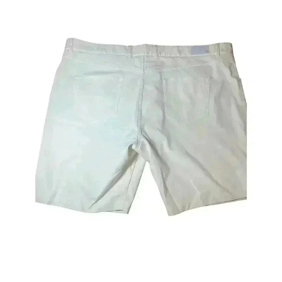 Peter Millar golf shorts in excellent condition size 44/34 - Picture 2 of 7